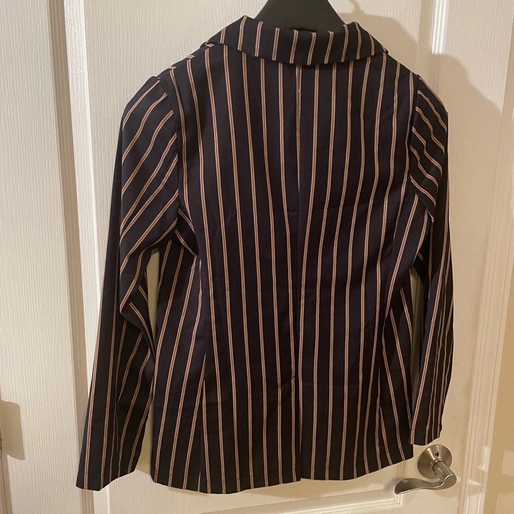 Blazer - Picture 3 of 3